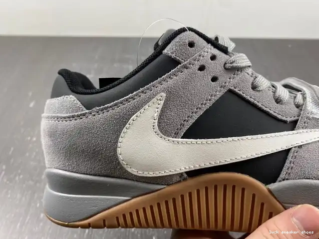 Reps LUCY X CHECK JORDAN FZ8117-001 THE CUT TRAVIS SCOTT 0501